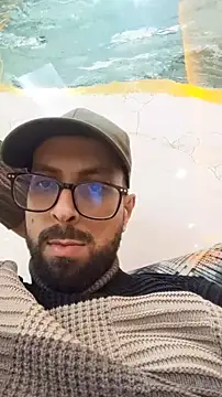 Snapshot of Badikarde chatting on 11-08-25, 05:56 Badikarde online show from 11-08-25, 05:56