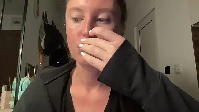 Ameli8 online show from 11-20-25, 05:01