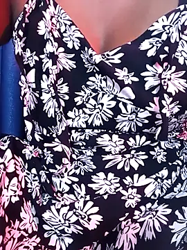 Snapshot of Rihasna chatting on 11-11-25, 02:06 Rihasna online show from 11-11-25, 02:06