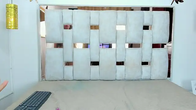 Snapshot of Lois_Cullen chatting on 11-06-25, 07:04 Lois Cullen online show from 11-06-25, 07:04