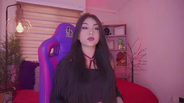 ivette k online show from 11-12-25, 01:33