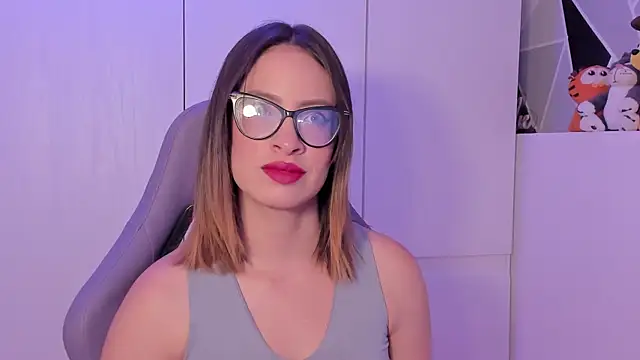 maddie walton online show from 11-17-25, 04:18