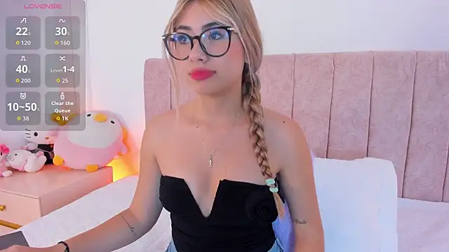 Snapshot of kaathblond_ chatting on 03-26-26, 12:22 kaathblond online show from 03-26-26, 12:22