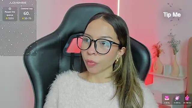 LuluuBerry online show from 11-30-25, 02:10