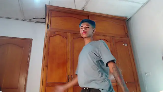 Tessachains 2  online show from 02-10-26, 01:37