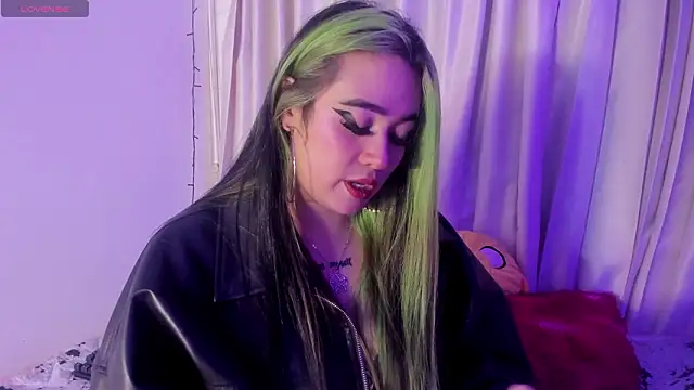 Lilith Zenith  online show from 01-19-26, 03:43