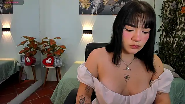 pixie kat online show from 11-08-25, 10:52