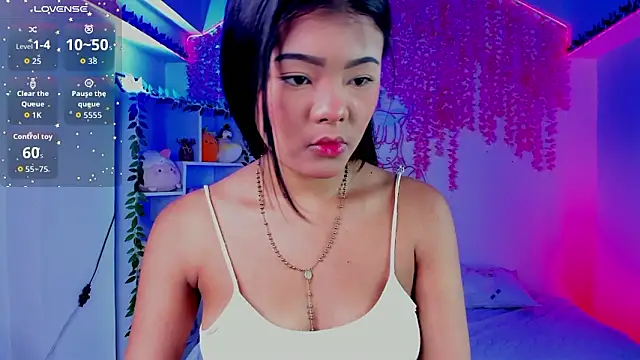 Snapshot of _hanna_sky chatting on 02-11-26, 06:24 hanna sky online show from 02-11-26, 06:24