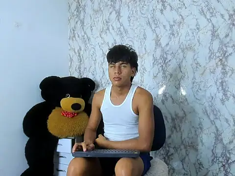 Snapshot of Valentino_Lane chatting on 02-08-26, 05:55 Valentino Lane online show from 02-08-26, 05:55