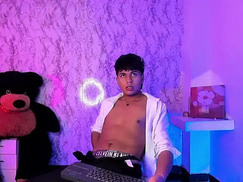 Snapshot of Valentino_Lane chatting on 02-09-26, 06:06 Valentino Lane online show from 02-09-26, 06:06