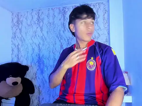 Snapshot of Valentino_Lane chatting on 02-15-26, 02:41 Valentino Lane online show from 02-15-26, 02:41