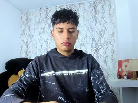 Snapshot of Valentino_Lane chatting on 02-20-26, 02:41 Valentino Lane online show from 02-20-26, 02:41