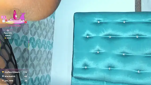 Tamaramilleer online show from 12-19-25, 03:41