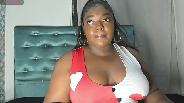 Snapshot of Tamaramilleer chatting on 03-17-26, 03:44 Tamaramilleer online show from 03-17-26, 03:44