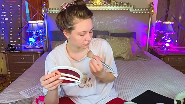 Snapshot of HolyBabyDoll chatting on 11-09-25, 04:44 HolyBabyDoll online show from 11-09-25, 04:44