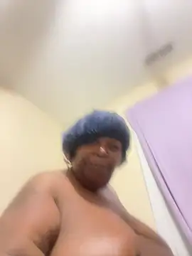 Snapshot of Babygir85 chatting on 01-10-26, 02:35 Babygir85 online show from 01-10-26, 02:35