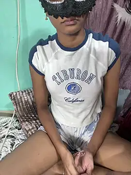 leenaboyxh online show from 12-19-25, 02:02