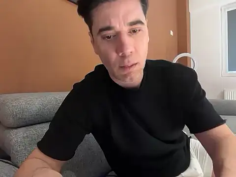 Snapshot of marcoo_x chatting on 02-18-26, 09:27 marcoo x online show from 02-18-26, 09:27