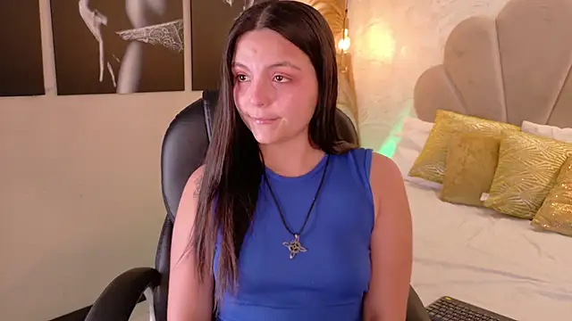 Snapshot of GabyQueens chatting on 11-08-25, 01:22 GabyQueens online show from 11-08-25, 01:22