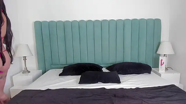 FrancescaSkuirt online show from 11-12-25, 09:14