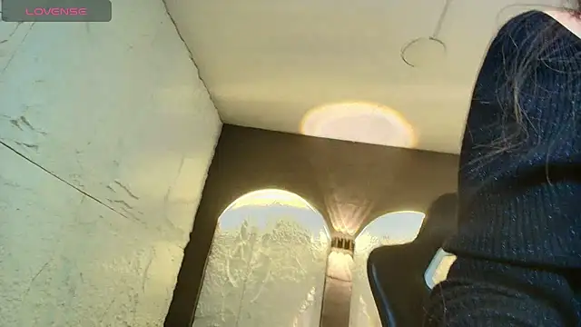 Snapshot of isabella__r chatting on 02-16-26, 01:18 isabella r online show from 02-16-26, 01:18