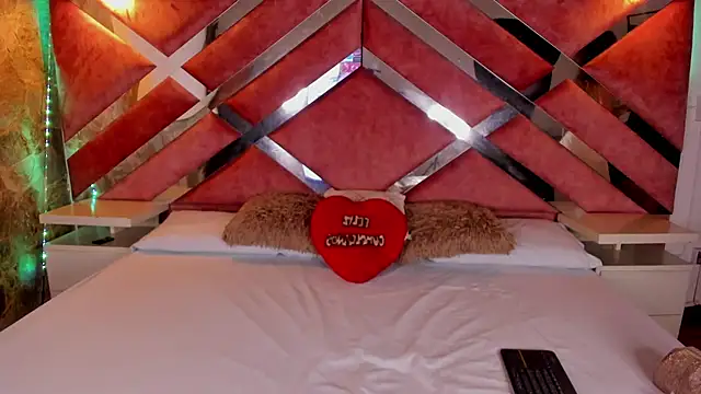 Lily Queen30 online show from 12-14-25, 08:02