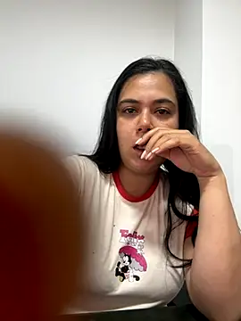 Snapshot of LorieFerrer chatting on 09-19-25, 05:13 LorieFerrer online show from 09-19-25, 05:13