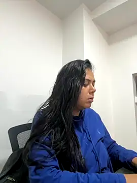 Snapshot of LorieFerrer chatting on 10-16-25, 02:29 LorieFerrer online show from 10-16-25, 02:29