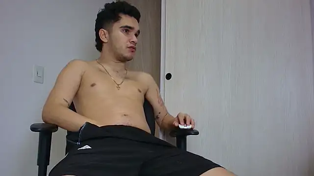 Snapshot of BrandoCraw chatting on 12-14-25, 01:22 BrandoCraw online show from 12-14-25, 01:22