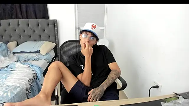 Snapshot of raccon_master chatting on 11-12-25, 06:08 raccon master online show from 11-12-25, 06:08