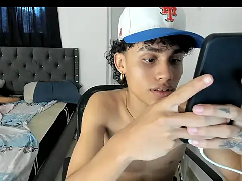 Snapshot of raccon_master chatting on 11-14-25, 06:50 raccon master online show from 11-14-25, 06:50