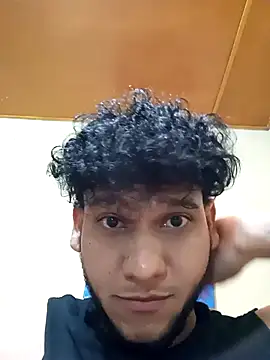 Snapshot of prototipoA45 chatting on 11-16-25, 01:49 prototipoA45 online show from 11-16-25, 01:49