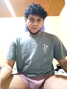 Snapshot of prototipoA45 chatting on 12-23-25, 04:32 prototipoA45 online show from 12-23-25, 04:32