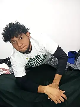 Snapshot of prototipoA45 chatting on 01-14-26, 06:02 prototipoA45 online show from 01-14-26, 06:02