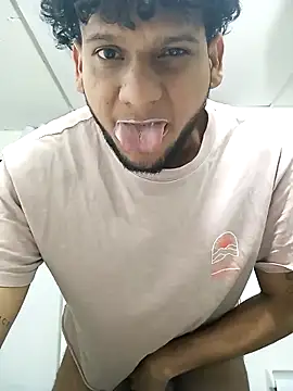 Snapshot of prototipoA45 chatting on 02-10-26, 04:38 prototipoA45 online show from 02-10-26, 04:38