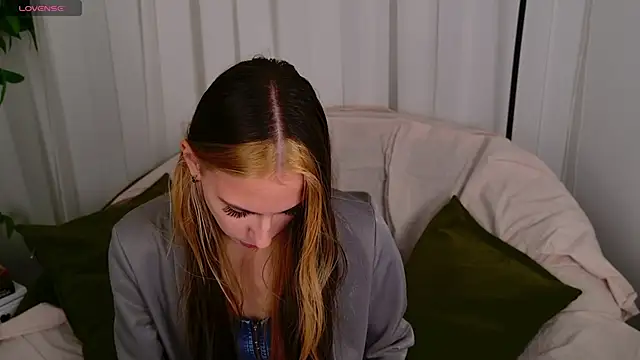 AriaBe11 online show from 11-29-25, 07:11