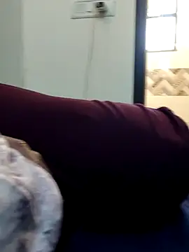 Snapshot of Piya_Bakshi chatting on 11-12-25, 05:30 Piya Bakshi online show from 11-12-25, 05:30