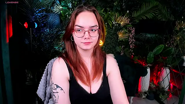 Lily  Evans online show from 11-25-25, 04:12