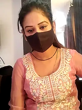 Snapshot of black_and_white_choco chatting on 01-11-26, 08:19 black and white choco online show from 01-11-26, 08:19