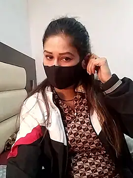 Snapshot of black_and_white_choco chatting on 01-13-26, 08:19 black and white choco online show from 01-13-26, 08:19