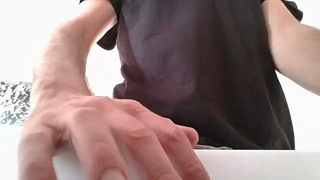 CuteDaddy92 online show from 12-02-25, 08:52