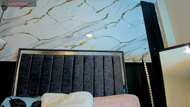 emma bloom  online show from 11-21-25, 01:10