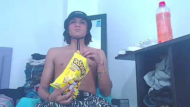 scoothh online show from 11-19-25, 05:29