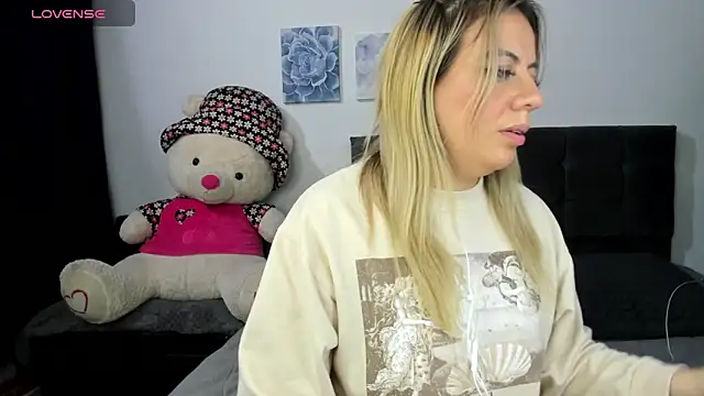 ariannawil online show from 04-16-26, 12:11