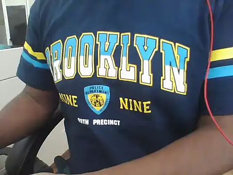 Snapshot of randomstar chatting on 11-08-25, 10:15 randomstar online show from 11-08-25, 10:15