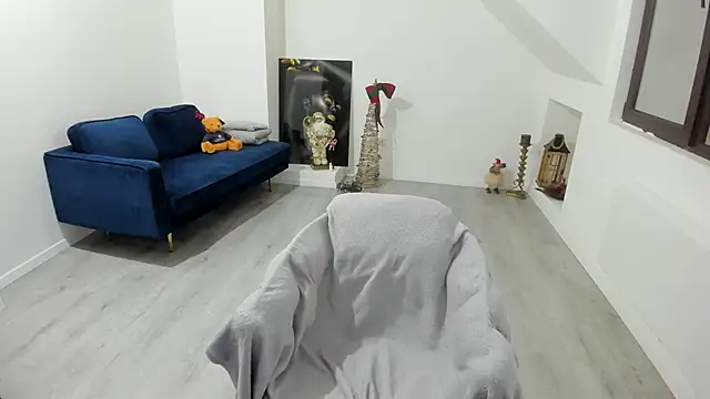 AnyaEvy online show from 12-15-25, 05:12