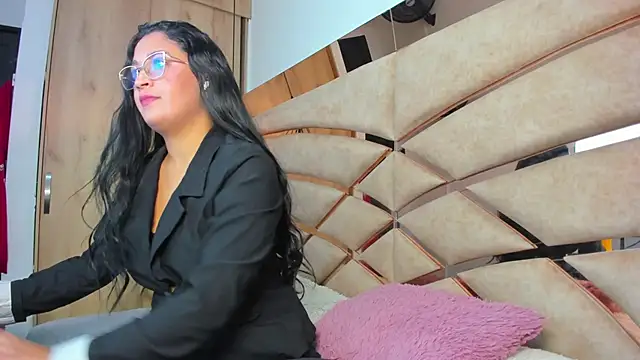 PARKERTHOMPSON online show from 12-21-25, 11:06