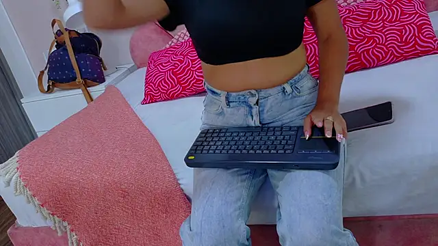 NicoletCherry   online show from 11-18-25, 07:29