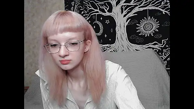 Snapshot of LixLee chatting on 11-21-25, 09:13 LixLee online show from 11-21-25, 09:13