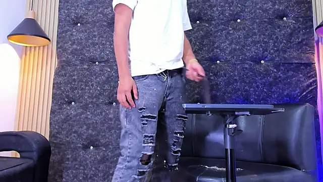 Tommy bigcock19 online show from 11-09-25, 09:24